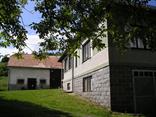 Pohľad do dvora a na hospodársku časť.